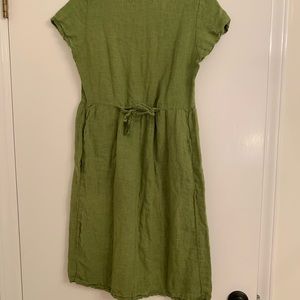 Pyne & Smith No.11 in the color Moss Green.